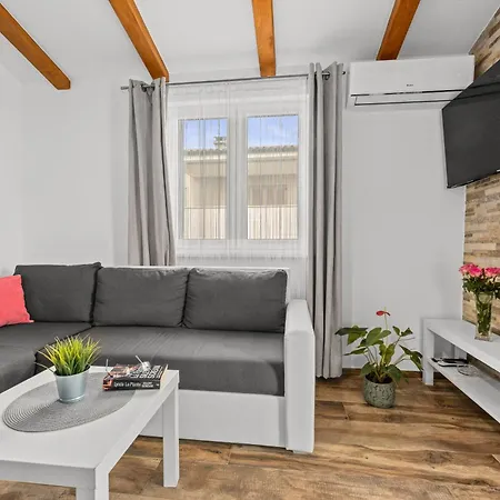 Apartments Gajic Fazana Exterior photo