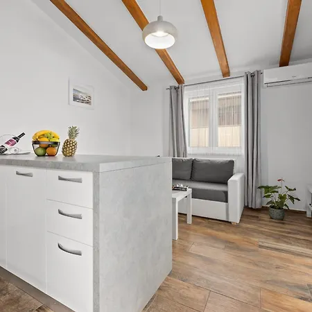 Apartments Gajic Fazana Exterior photo