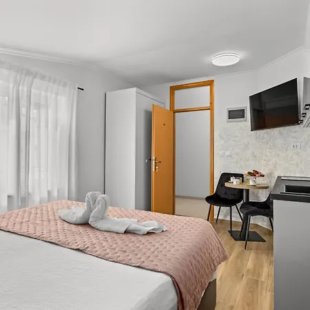 Apartments Gajic Fazana Exterior photo
