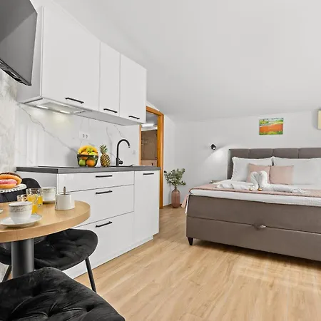 Apartments Gajic Fazana Exterior photo