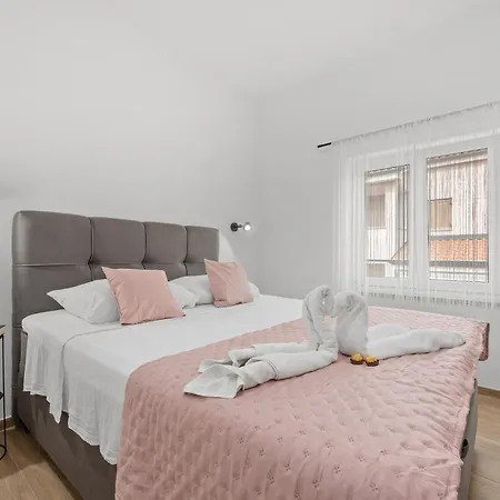 Apartments Gajic Fazana Exterior photo
