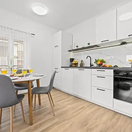 Apartments Gajic Fazana Exterior photo